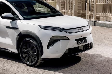Top five large seven-seat PHEV family SUVs in 2026