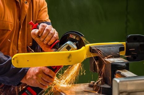 Gone in 20 seconds: The $200 Toyota steering wheel lock fails the grinder test