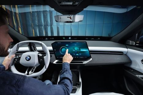 Australian drivers want physical buttons back as touchscreens linked to crashes