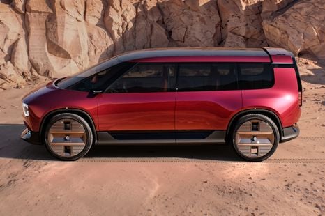 Renault E-Space: Retro people mover concept unveiled in Paris