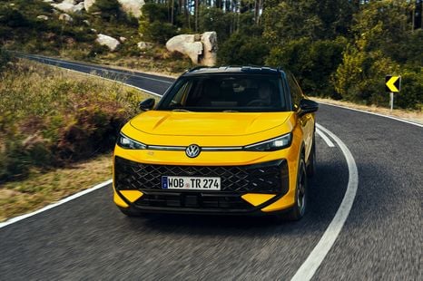 Volkswagen T-Roc: New-generation SUV here in 2027 with mild-hybrid power
