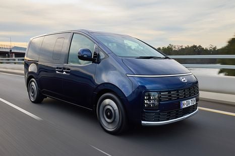 2026 Hyundai Staria Lounge hybrid review