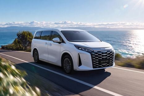 2027 BYD M9 PHEV priced up against Kia Carnival in Australia