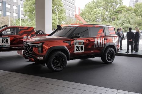 Hardcore Mitsubishi Pajero Ralliart under study