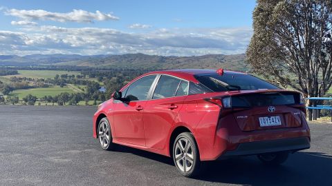 2020 Toyota Prius i-Tech video review