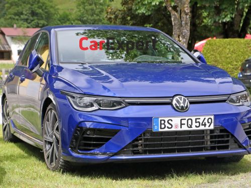 2021 Volkswagen Golf R spied: Big brakes incoming