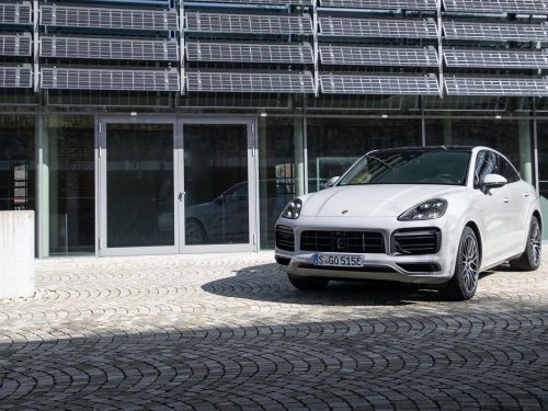 2021 Porsche Cayenne E-Hybrids get bigger batteries