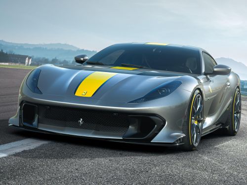 2022 Ferrari 812 Competizione revealed
