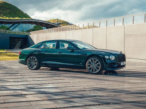 Bentley Flying Spur Hybrid unveiled, here early in 2022