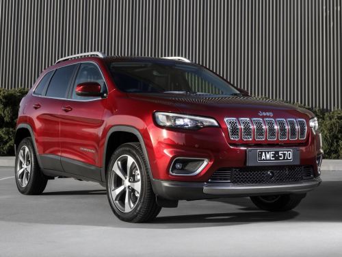 Electric Jeep Cherokee replacement expected by 2025