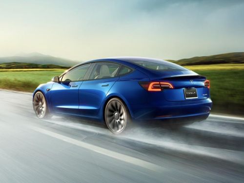 Tesla removes control unit due to chip shortage - report