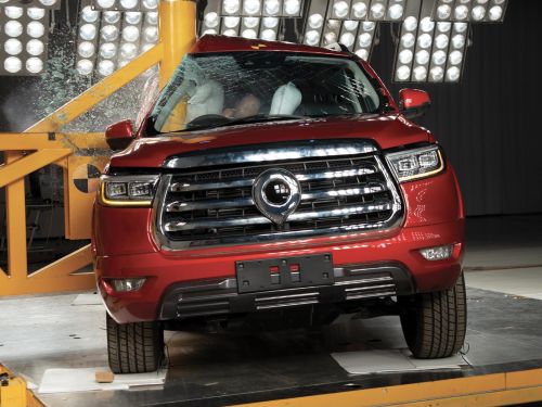 GWM chasing fleets, launching cab chassis, after passing crash test