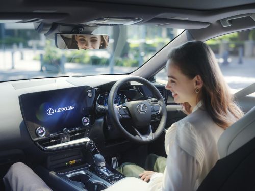 Lexus launches remote smartphone app