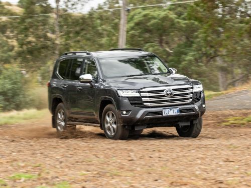 Toyota LandCruiser, HiAce, Lexus LX production stopped over engine scandal - report