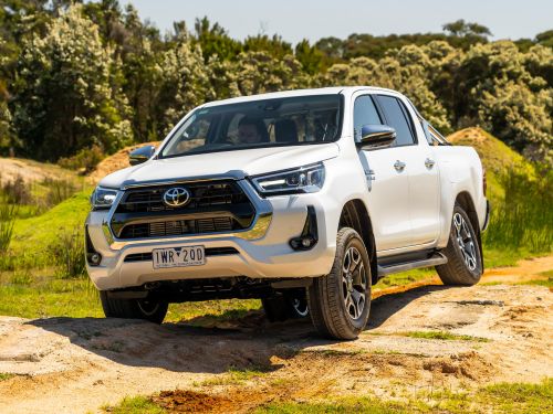 2023 Toyota HiLux SR5 review