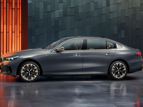 Stretched BMW 5 Series with 'theatre screen' unveiled in China