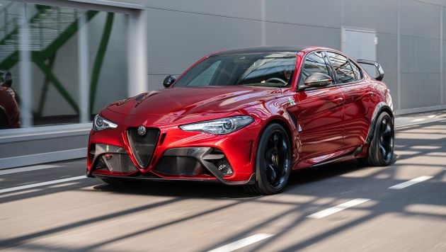 2020 Alfa Romeo Giulia QUADRIFOGLIO four-door sedan Specifications ...