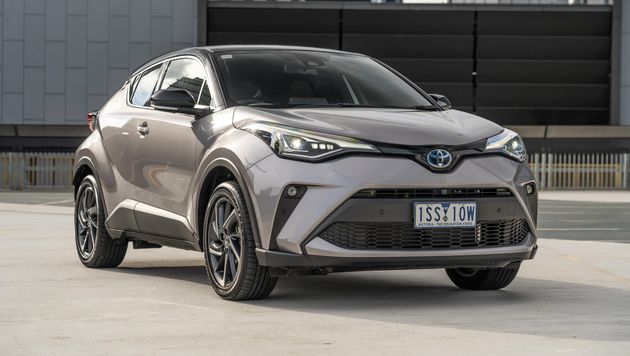 2021 Toyota C-HR KOBA (2WD) TWO TONE HYBRID four-door wagon ...