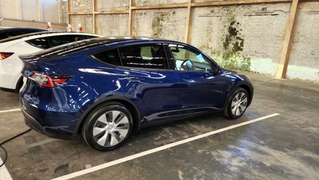 2022 Tesla Model Y REAR-WHEEL DRIVE five-door wagon Specifications ...