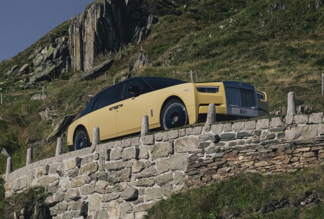 Rolls-Royce Phantom Goldfinger special is fit for a Bond villain