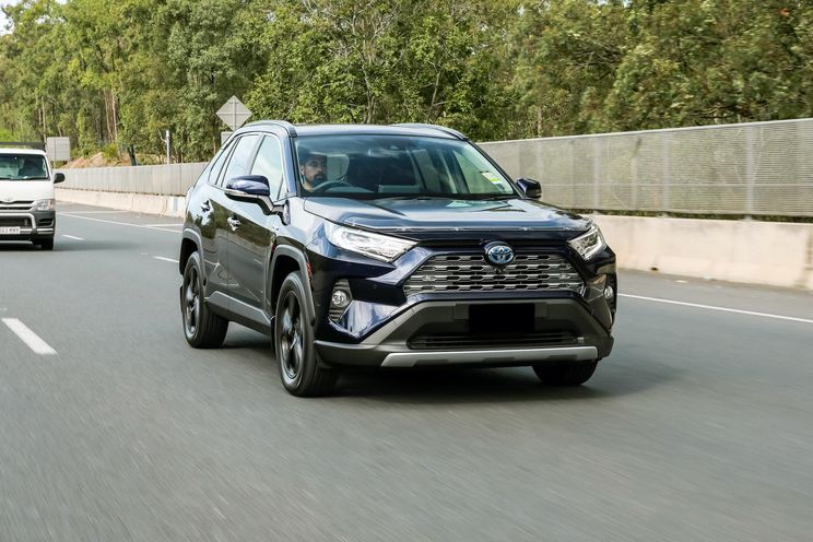 Toyota RAV4 v Toyota RAV4 Hybrid: Which should you buy?