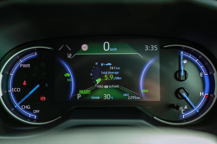 Toyota RAV4 v Toyota RAV4 Hybrid: Which should you buy?