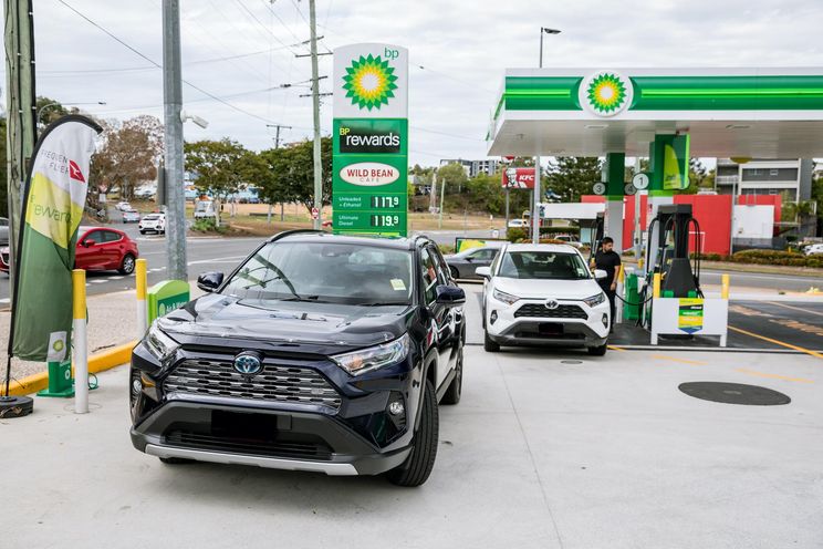 Toyota RAV4 v Toyota RAV4 Hybrid: Which should you buy?