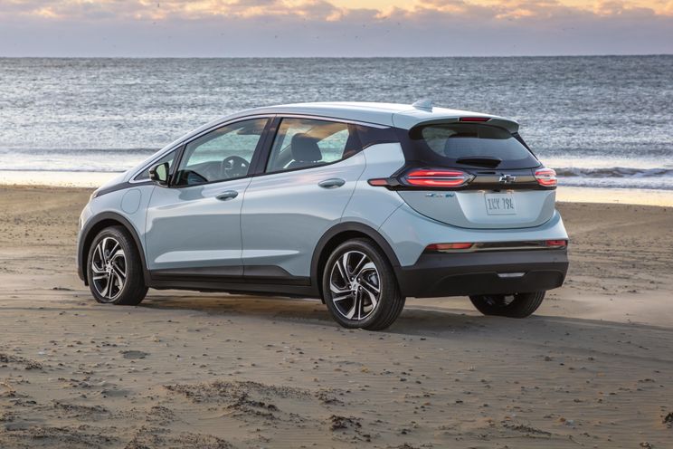 Hertz buying 175,000 electric vehicles from GM
