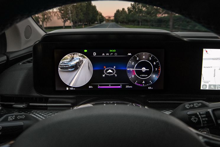 Kia Carnival: Missing features delayed... again