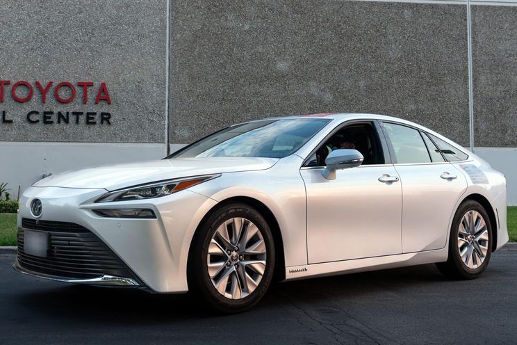 BMW boss says hydrogen vehicles will be the next trend