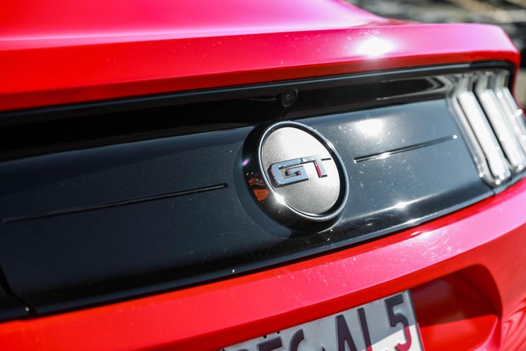 Ford Mustang Mach 1 v GT: Track comparison