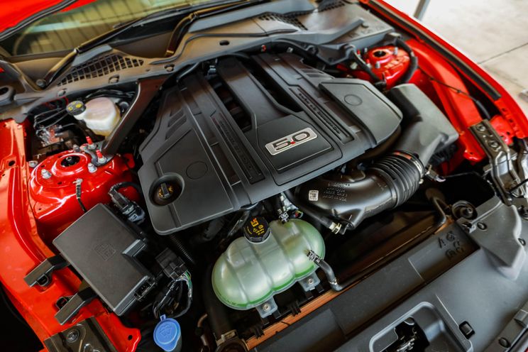 Ford Mustang Mach 1 v GT: Track comparison