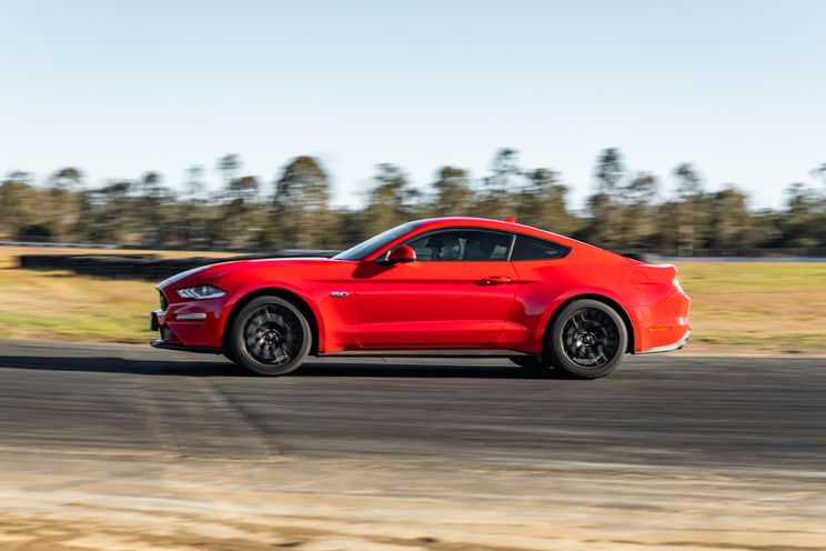 Ford Mustang Mach 1 v GT: Track comparison