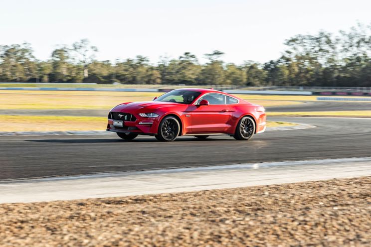 Ford Mustang Mach 1 v GT: Track comparison