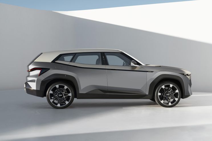 2023 BMW XM leaked in patent filing