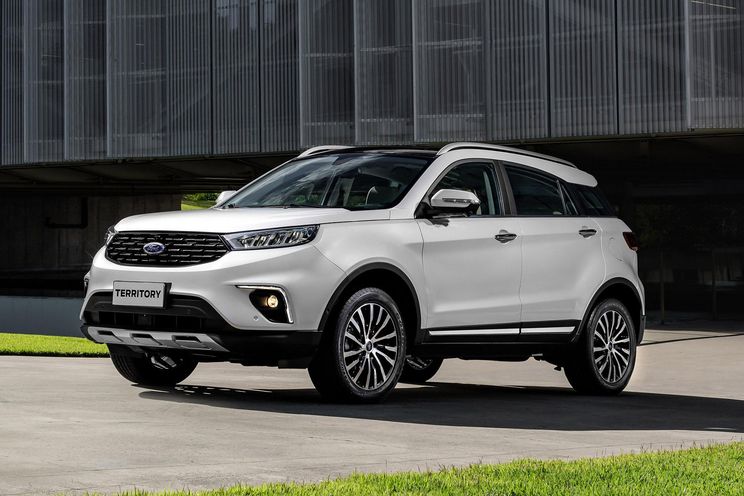Ford Edge/Endura replacement, possible Fusion Active spied testing