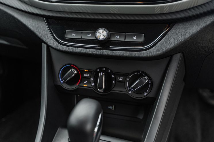 2022 MG 3