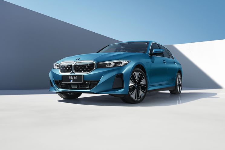 BMW unveiling Neue Klasse EV concept in January