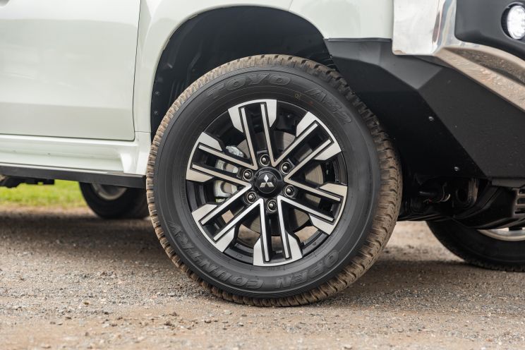 2022 Mitsubishi Pajero Sport GLS