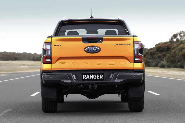 2023 Ford Ranger v Volkswagen Amarok design comparison