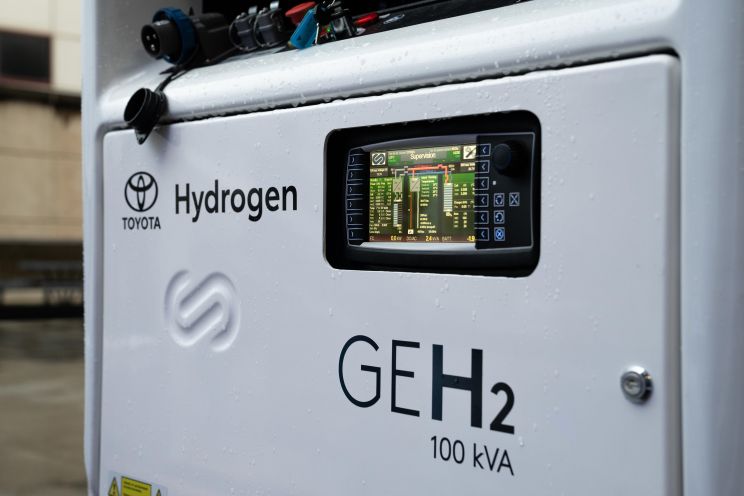 Toyota Mirai водородна горивна клетка помага за захранване на стадион в Мелбърн