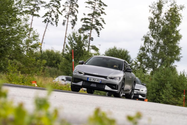 2023 Kia EV6 GT detailed further, here in Q4