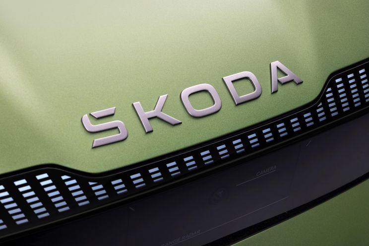 Skoda Vision 7S concept showcases new logo