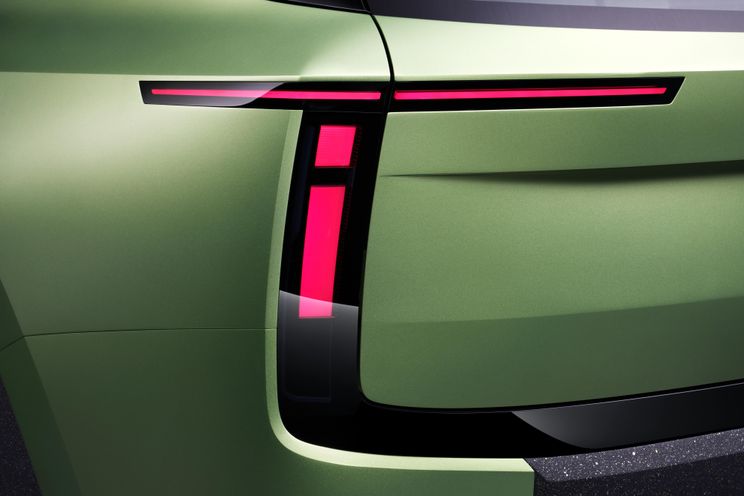 Skoda Vision 7S concept showcases new logo