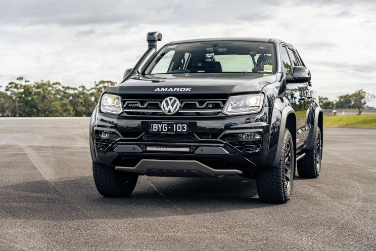 2023 Ford Ranger V6 v 2022 Volkswagen Amarok V6: Dragparison