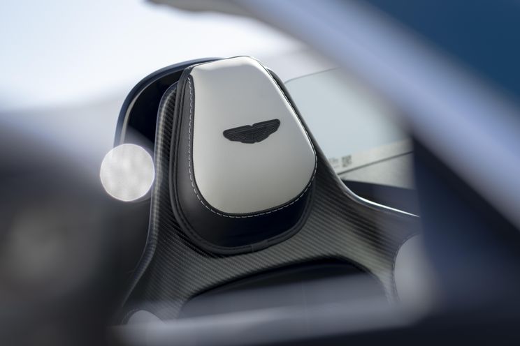 2023 Aston Martin V12 Vantage Roadster revealed