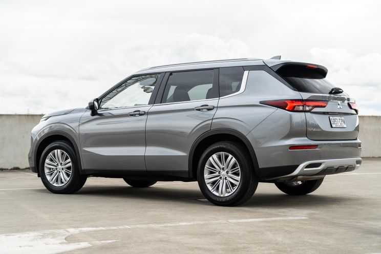 Mitsubishi Outlander v Volkswagen Tiguan Allspace v Honda CR-V comparison