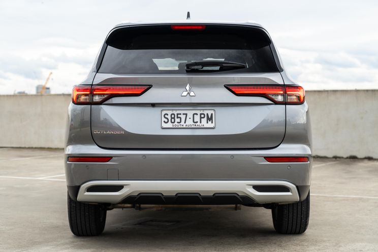 Mitsubishi Outlander v Volkswagen Tiguan Allspace v Honda CR-V comparison