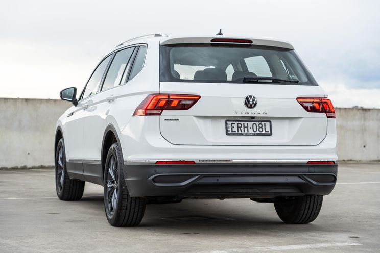 Mitsubishi Outlander v Volkswagen Tiguan Allspace v Honda CR-V comparison