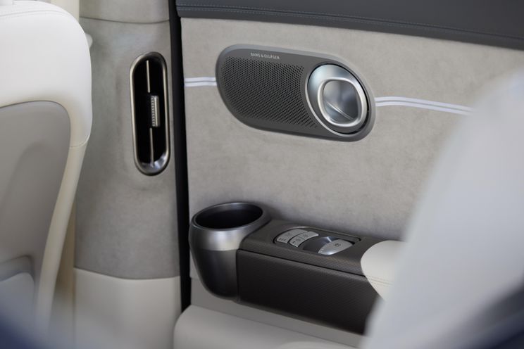 2023 Genesis GV60